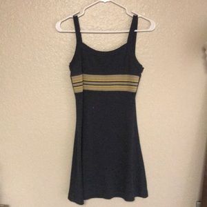 Cute gray dress!